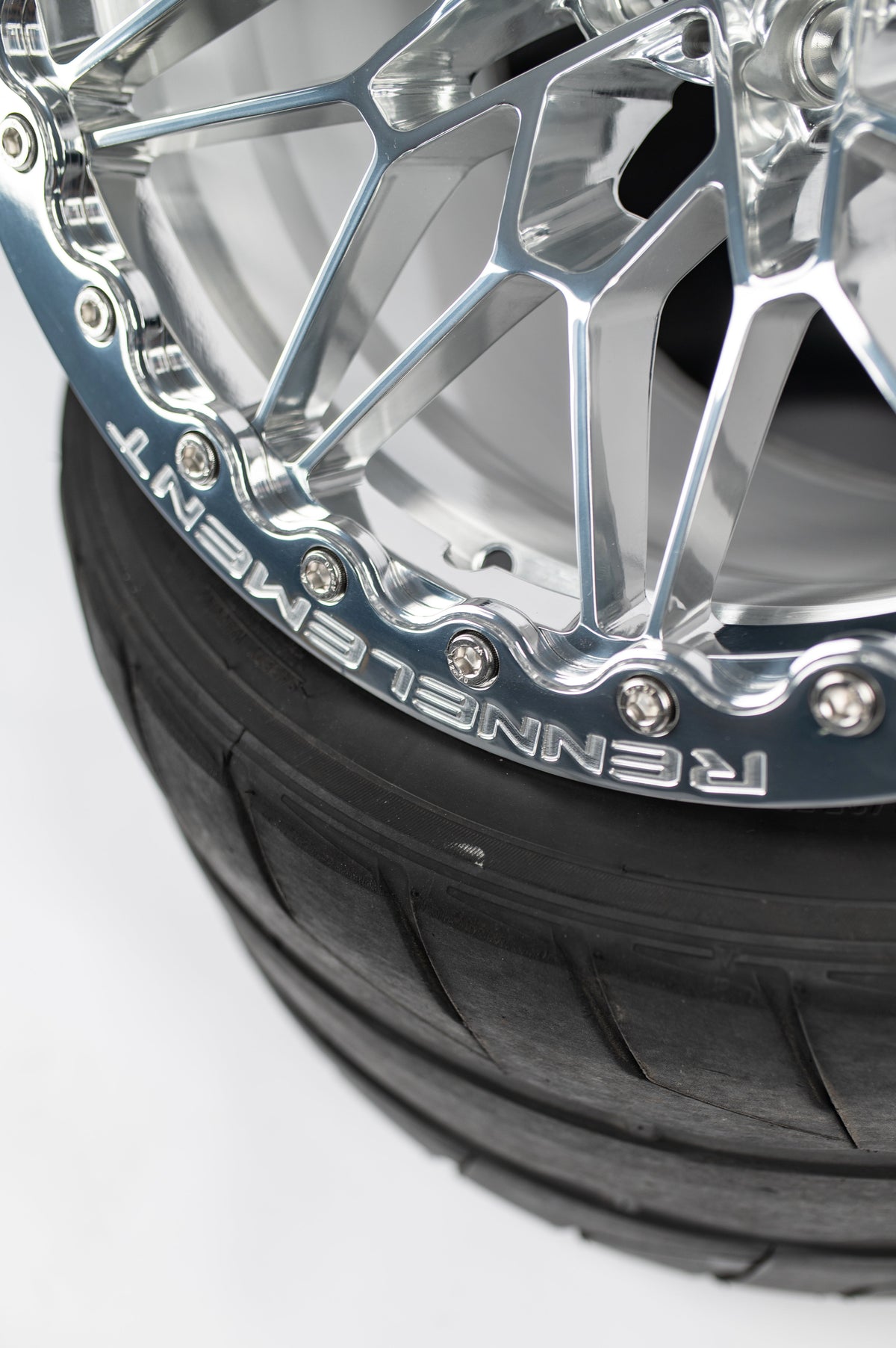 Rennelement G8X 18” Forged Beadlocks.
