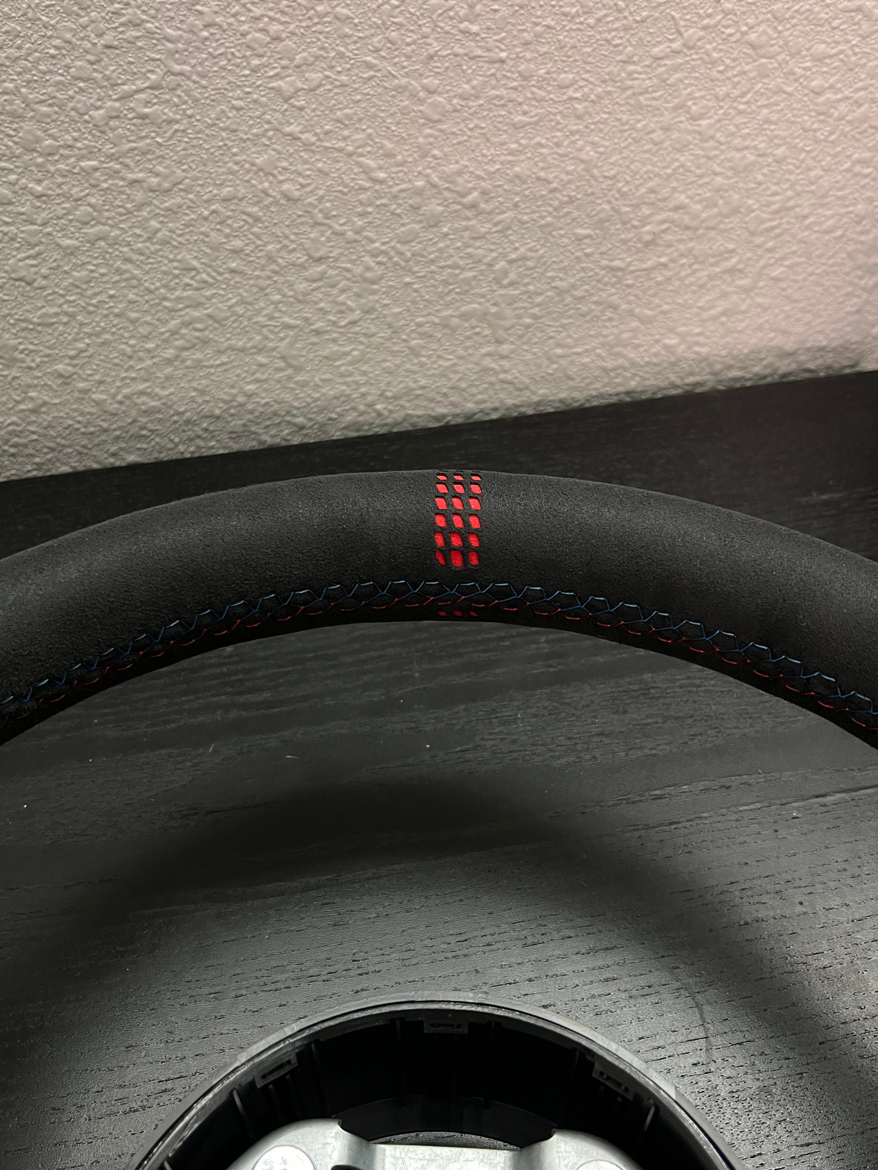 Alcantara/Carbon Fiber Steering Wheel for F8X M2/M3/M4.
