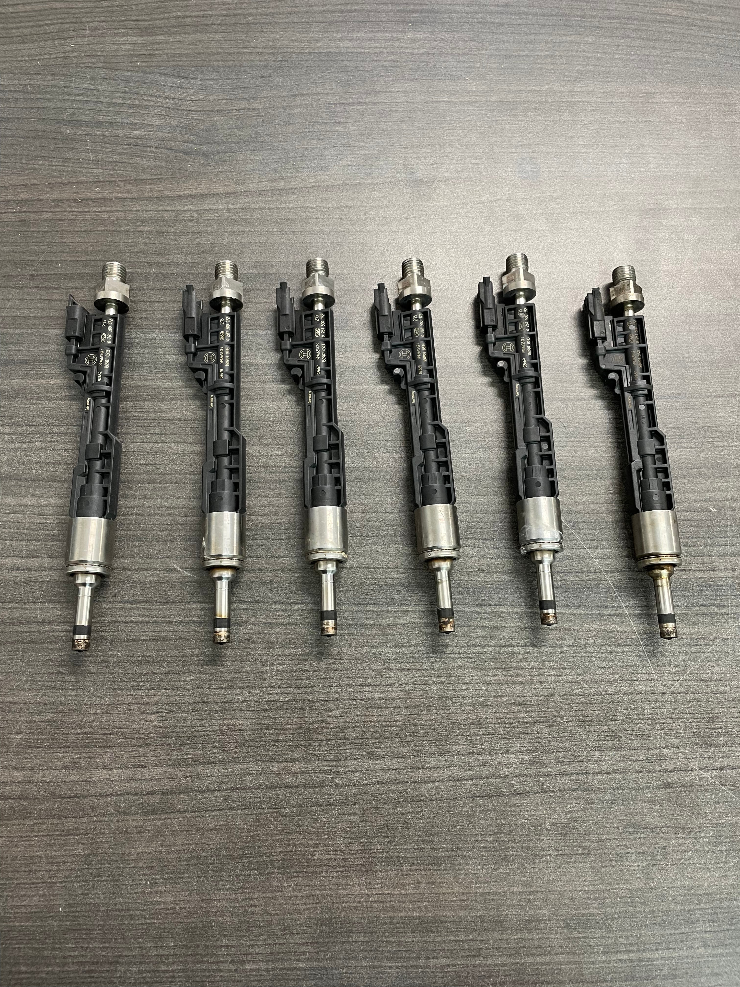 Used S55 Injectors.
