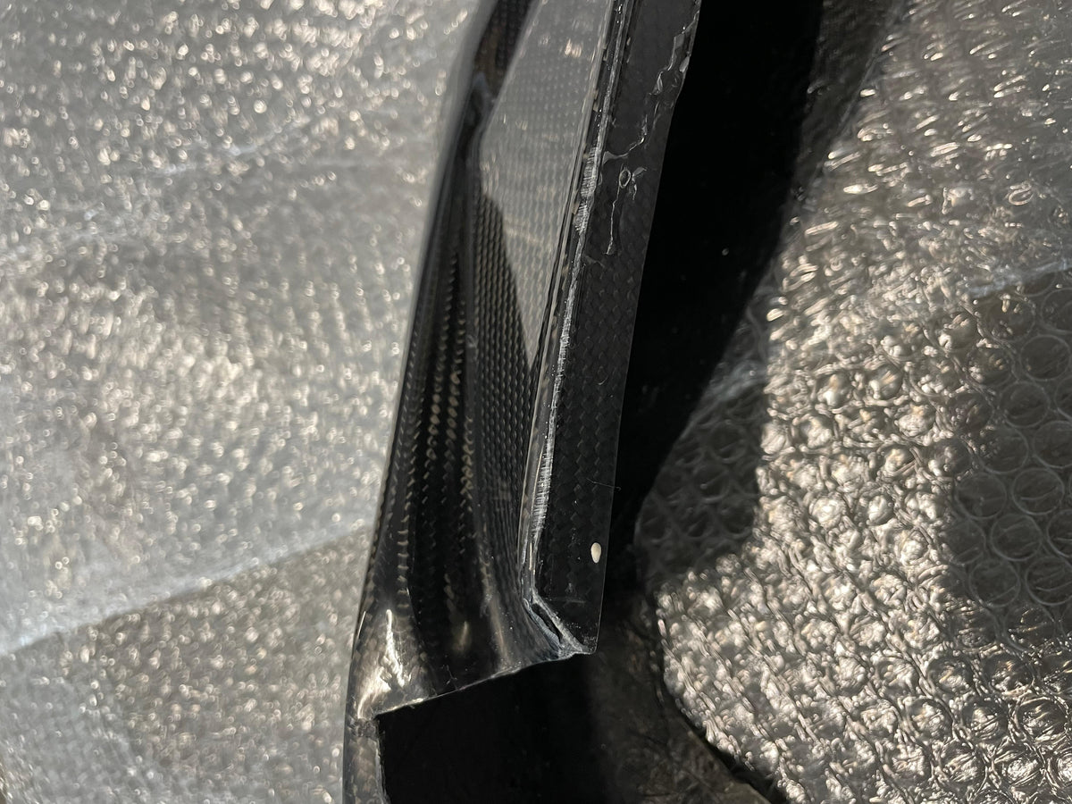 G8X VR2 Style Lip (slight damage).