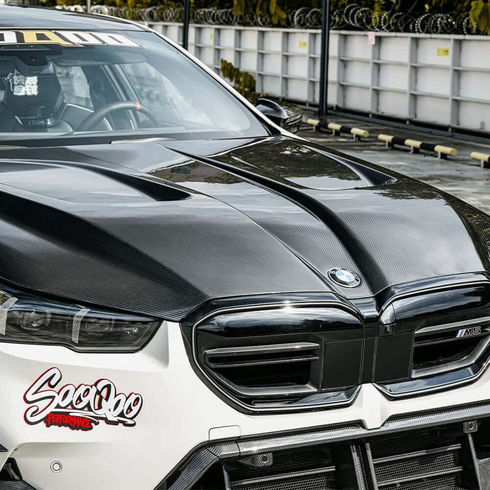 SOOQOO BMW M5 G90 Vented Hood In Prepreg Carbon Fiber — product view 4