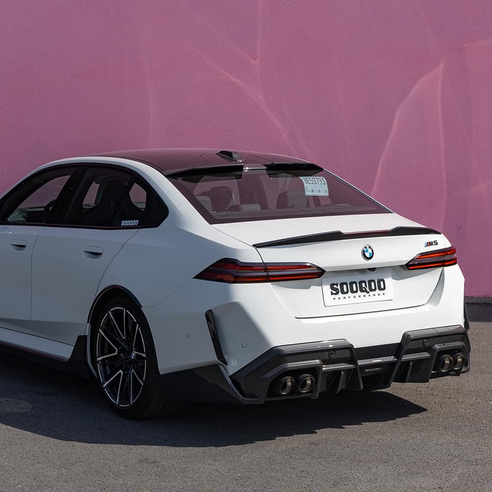 SOOQOO BMW M5 G90 Roof Spoiler In Prepreg Carbon Fiber — product view 6