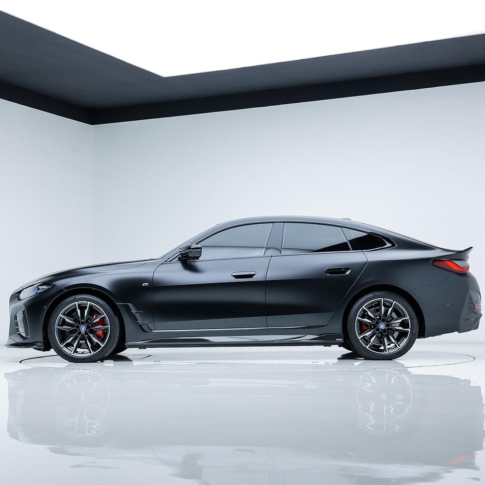 SOOQOO BMW i4 G26 Side Skirt In Prepreg Carbon Fiber — product view 8
