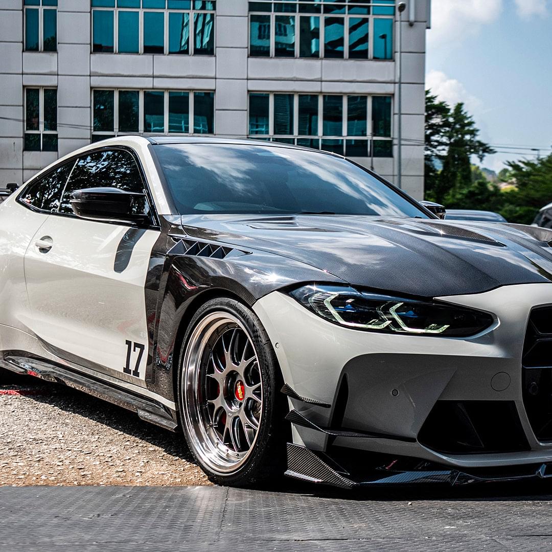 SOOQOO BMW M4 G82 Side Fenders In Prepreg Carbon Fiber — product view 4