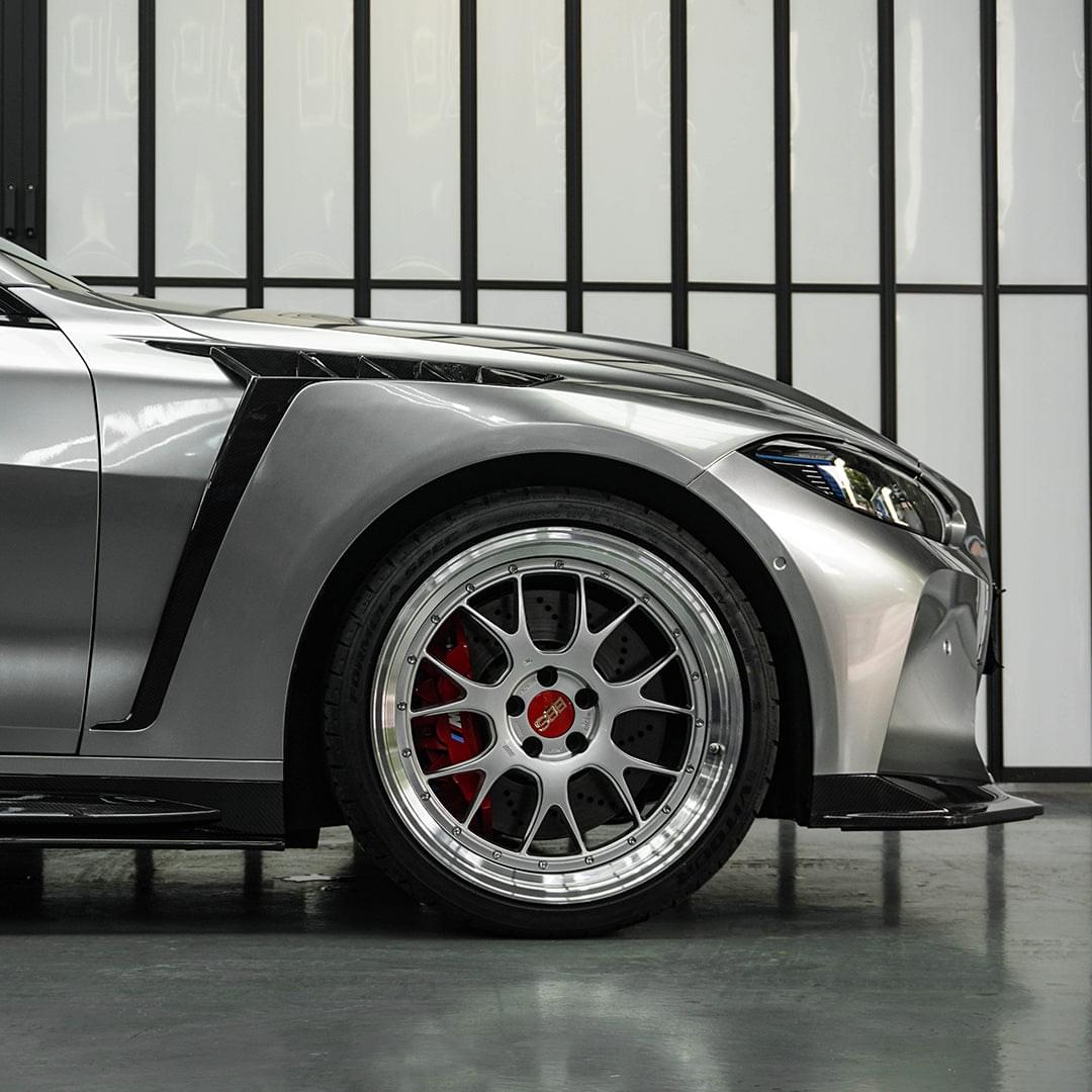SOOQOO BMW M4 G82 Side Fenders In White Primer Finish — product view 6