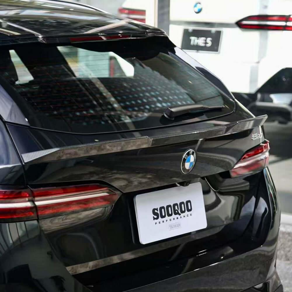 SOOQOO BMW M5 G99 Rear Spoiler In Prepreg Carbon Fiber — product view 2