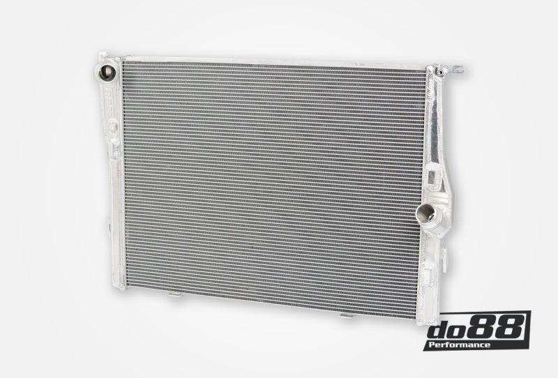 do88 07-13 BMW M3 (E90/E92/E93) Aluminum Radiator.