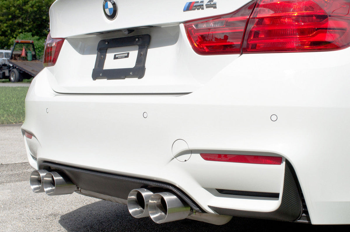 side shot bmw m4 with active autowerke exhaust tips