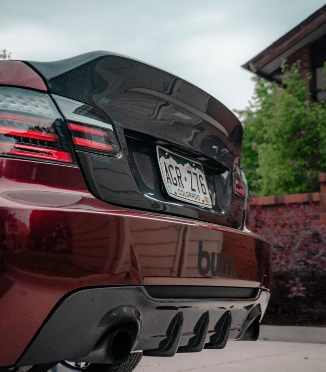 BMW E92 AMUSE STYLE CARBON FIBER TRUNK.