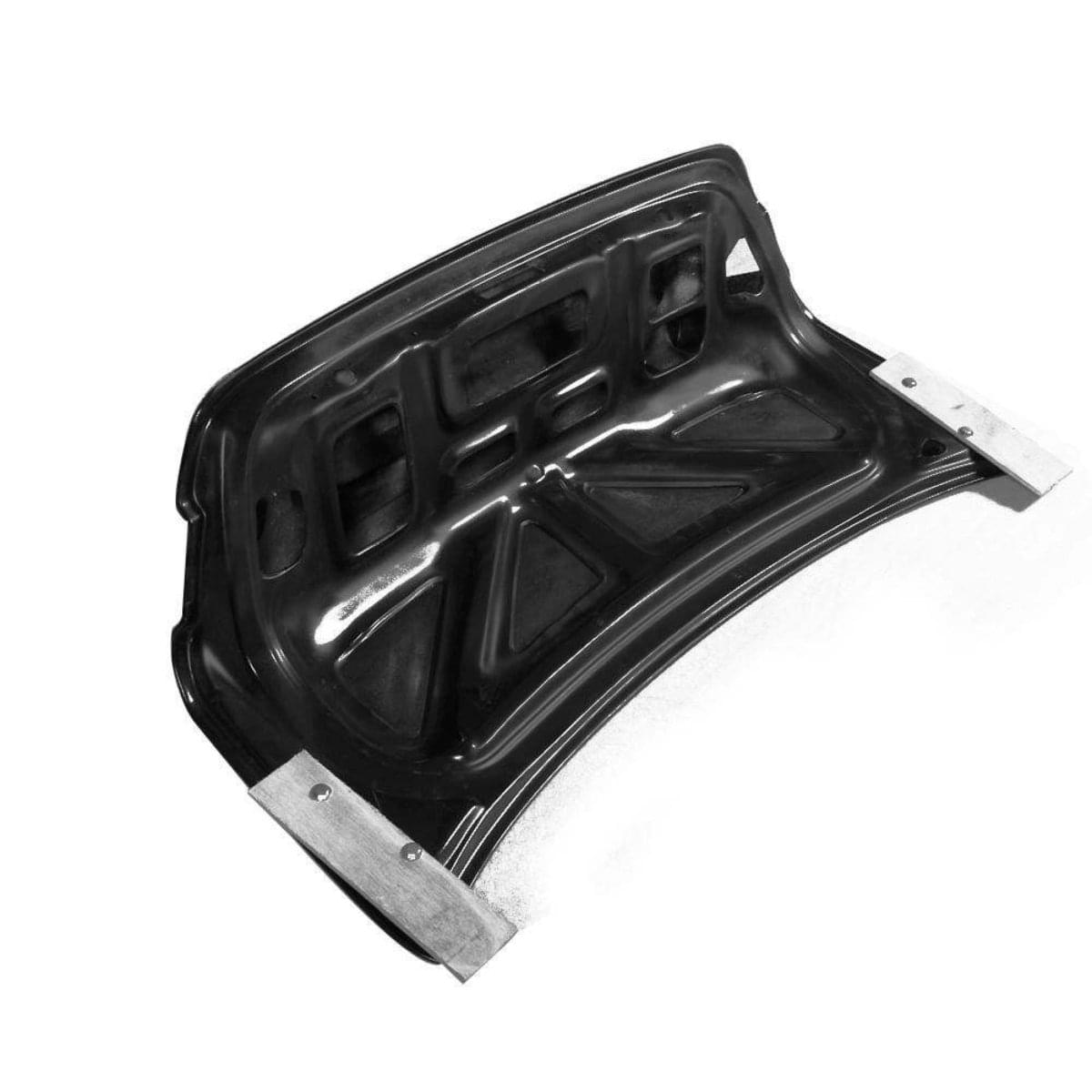 BMW E92 AMUSE STYLE CARBON FIBER TRUNK.