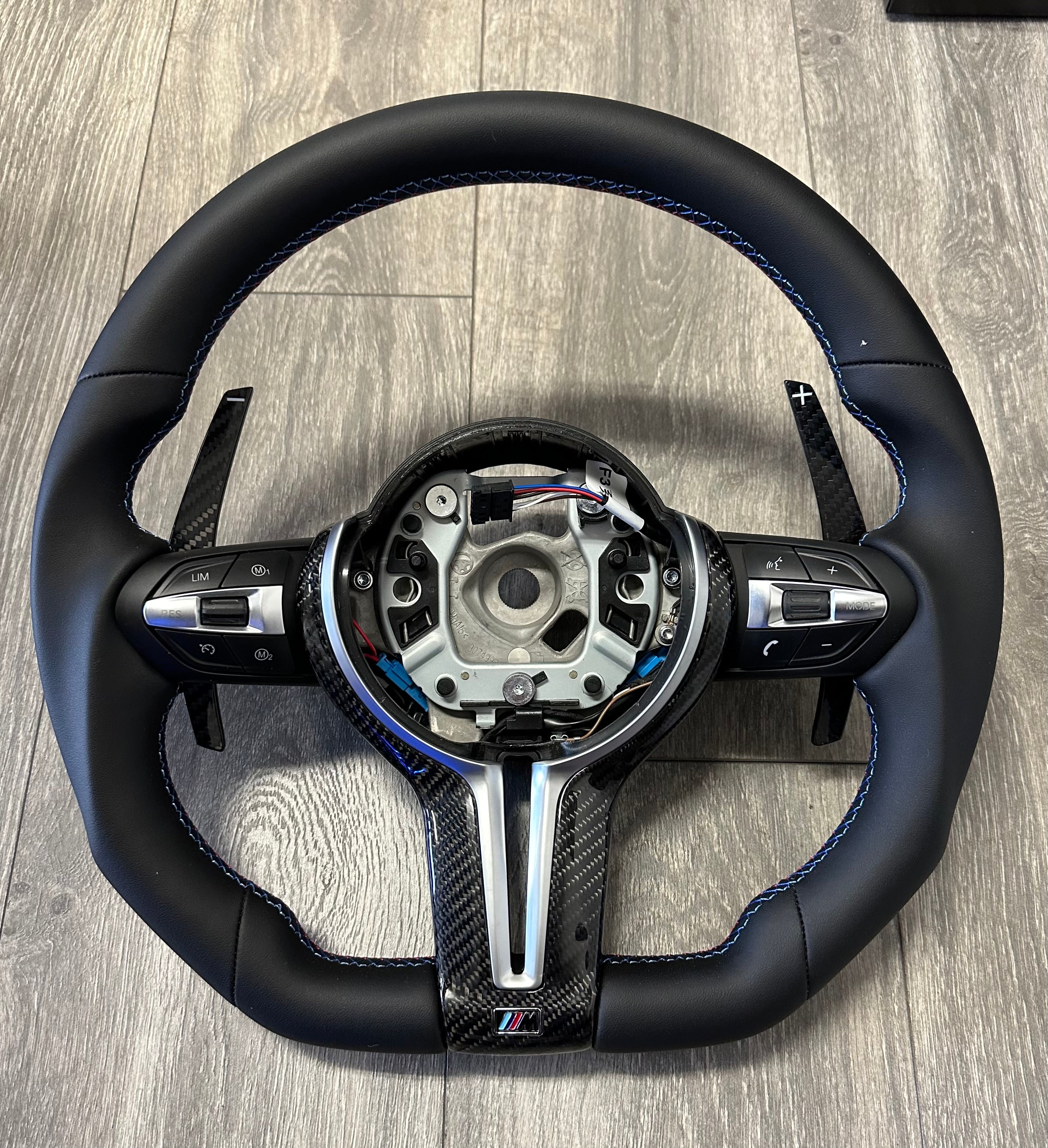 F85 Carbon Steering wheel