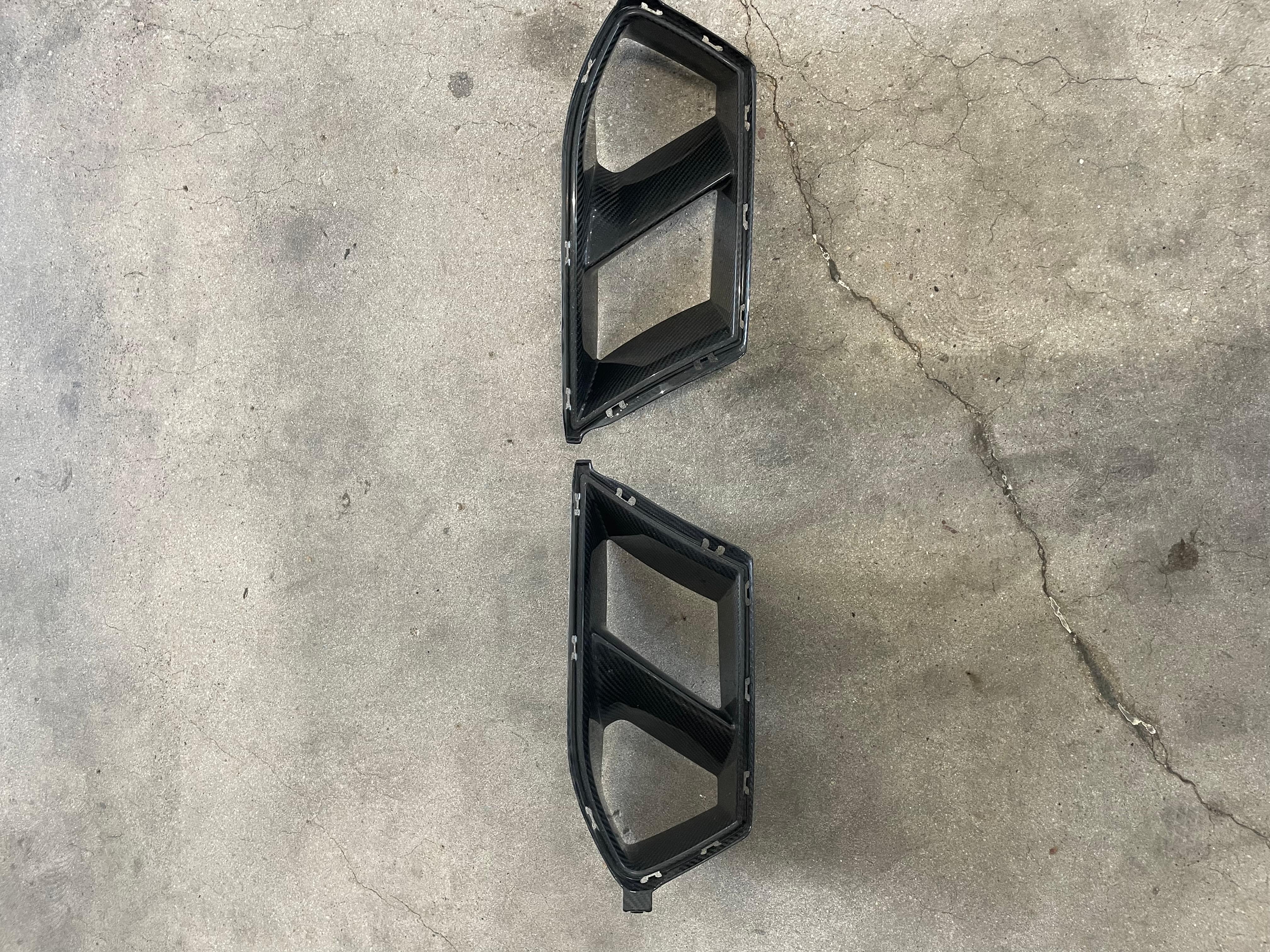 G8X Bumper air ducts (USED)