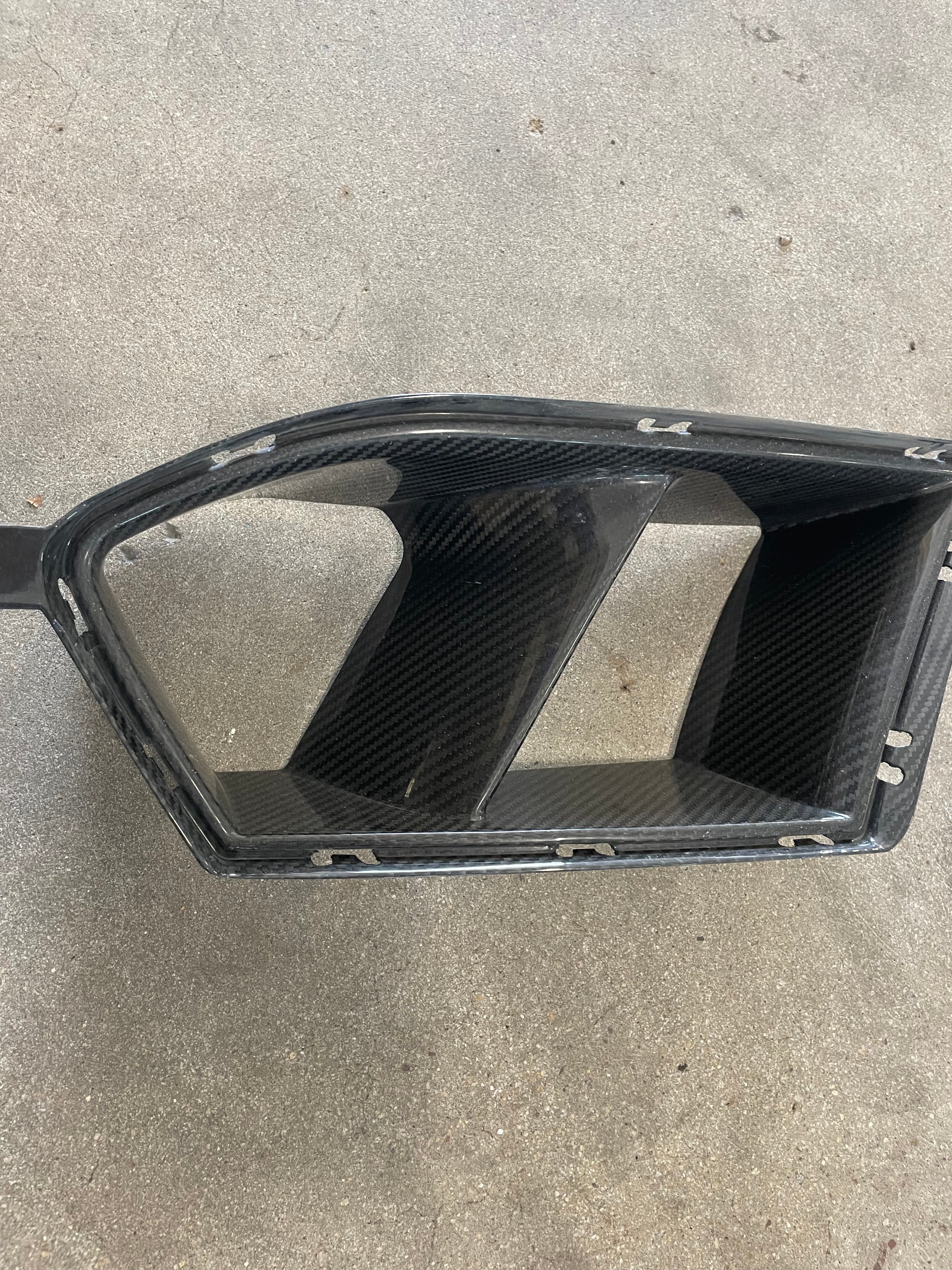 G8X Bumper air ducts (USED)