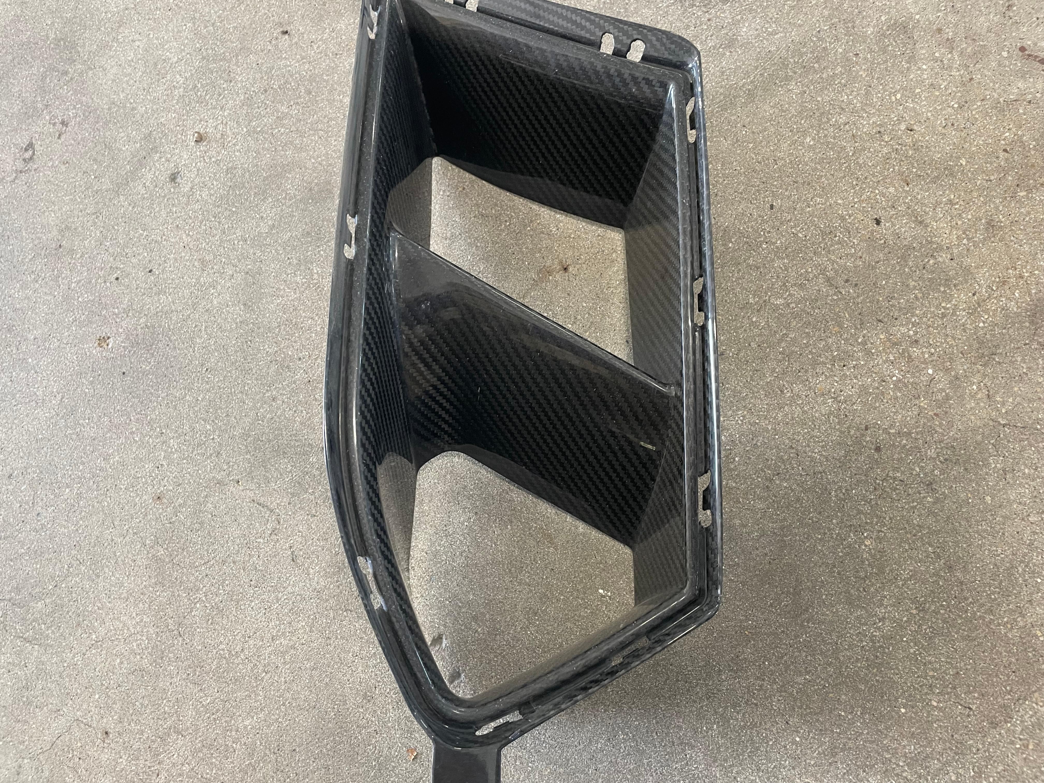 G8X Bumper air ducts (USED)