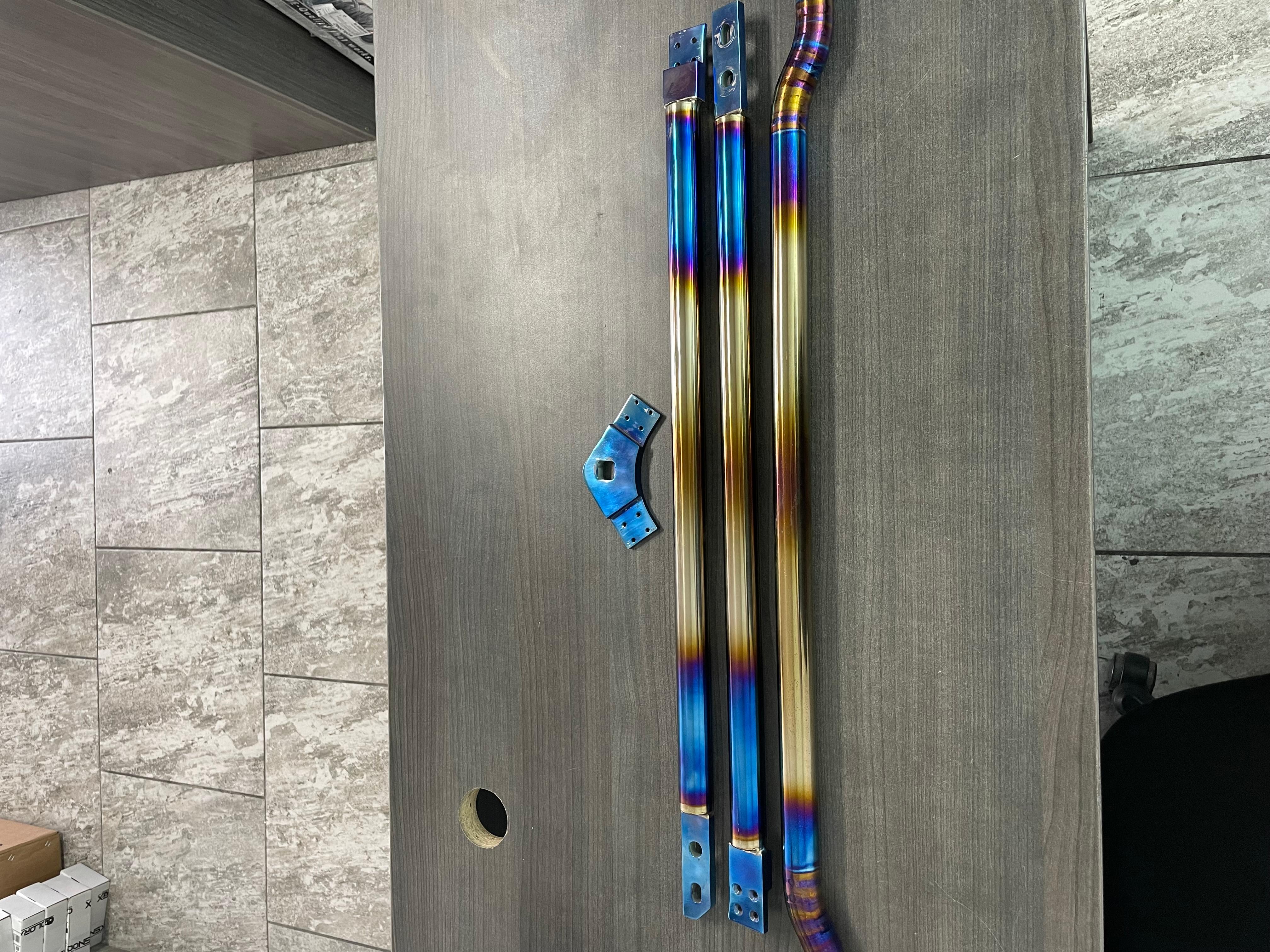 G8X Titanium Strut Bar (used).