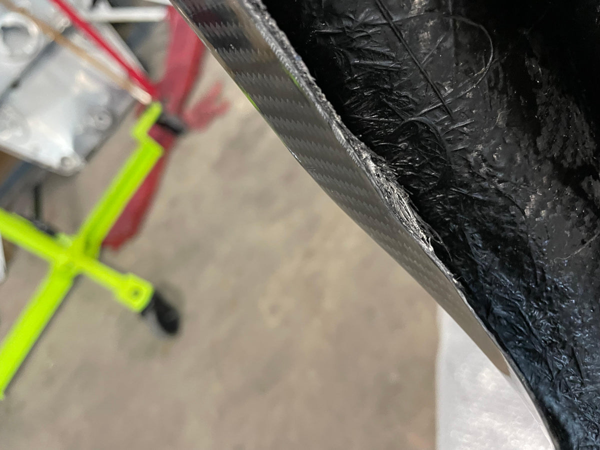 G8X VR2 Style Lip (slight damage).