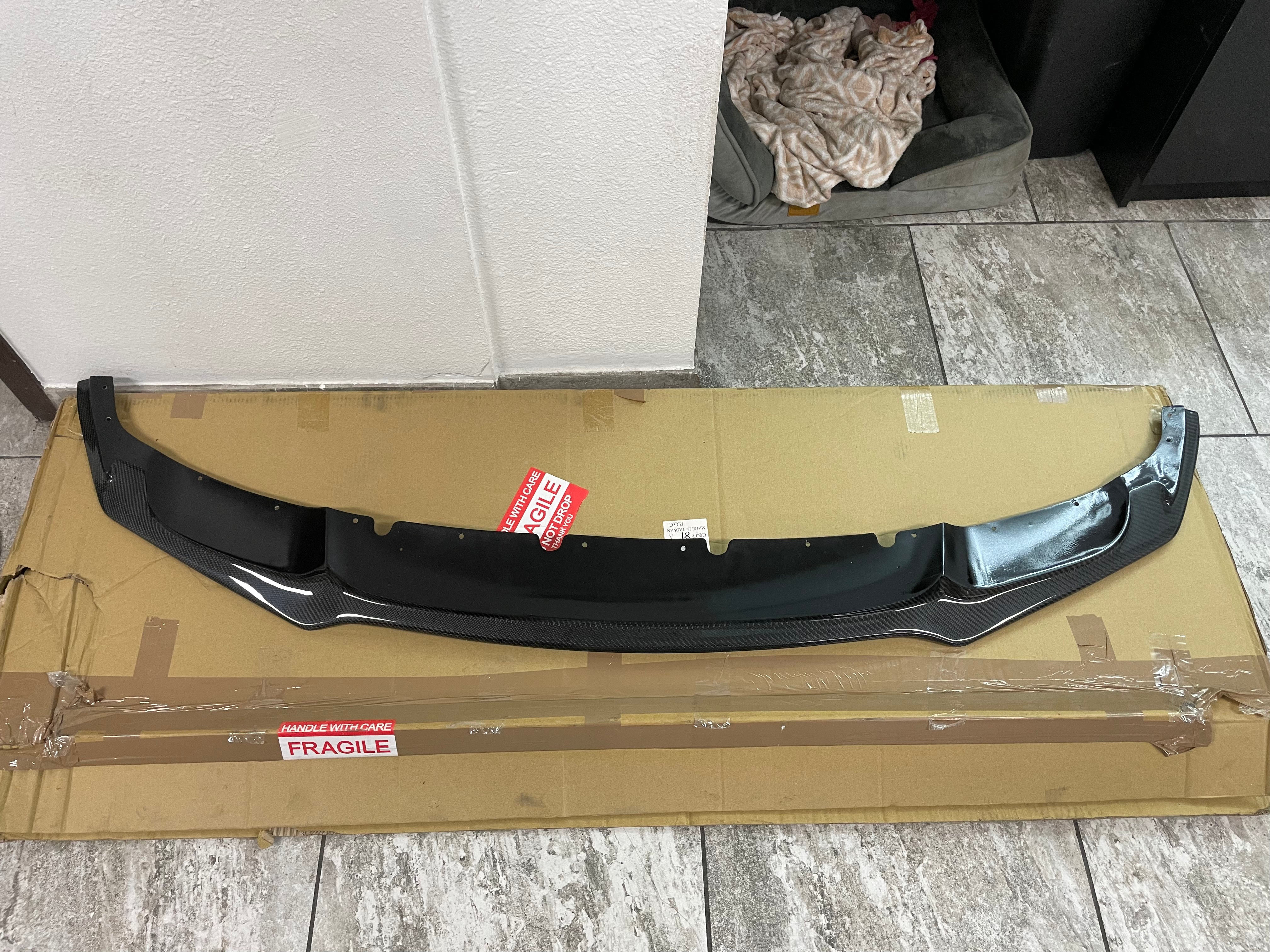 F30 V-Type Carbon Fiber Lip for M3 (Open Box).