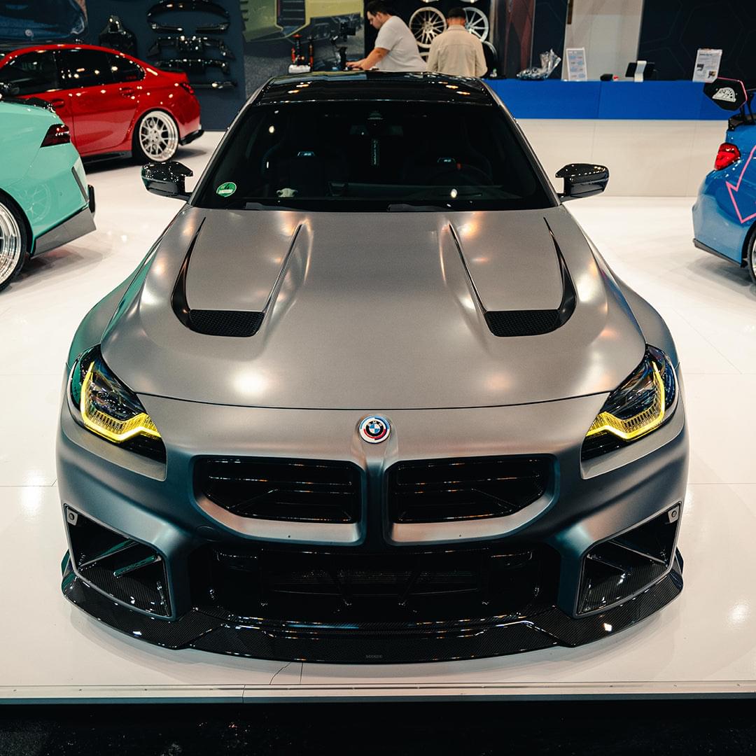 SOOQOO V3 BMW M2 G87 Vented Hood In White Primer Finish — product view 2