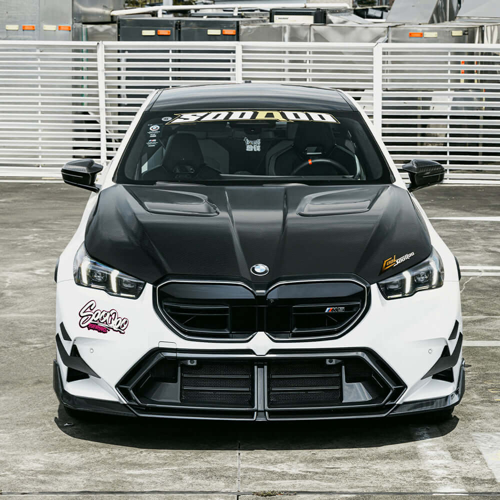 SOOQOO BMW M5 G90 Vented Hood In Prepreg Carbon Fiber — product view 2