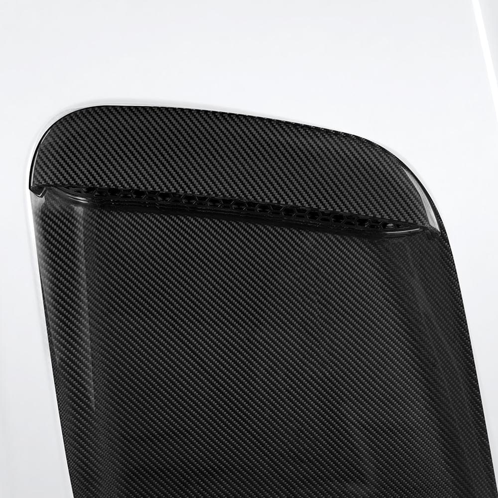 SOOQOO V2 BMW M5 G90 Vented Hood In Primer Finish Carbon — product view 7