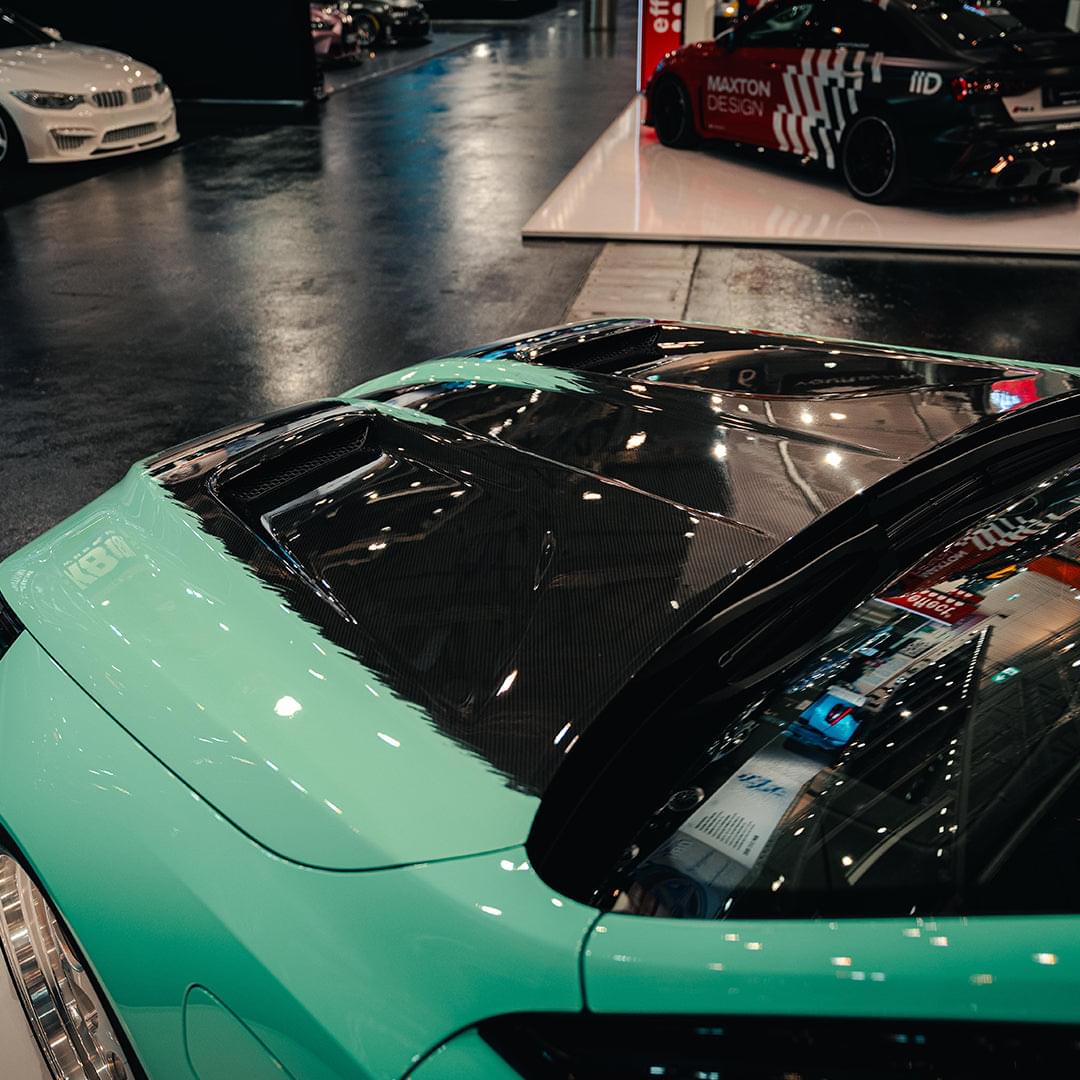 SOOQOO V2 BMW M5 G90 Vented Hood In Primer Finish Carbon — product view 6