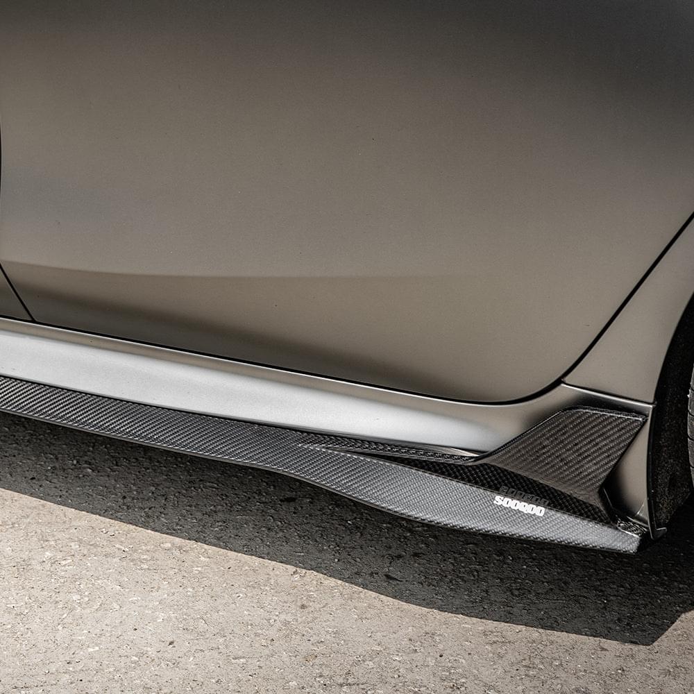 SOOQOO BMW M8 F93 Side Skirt In Prepreg Carbon Fiber — product view 11