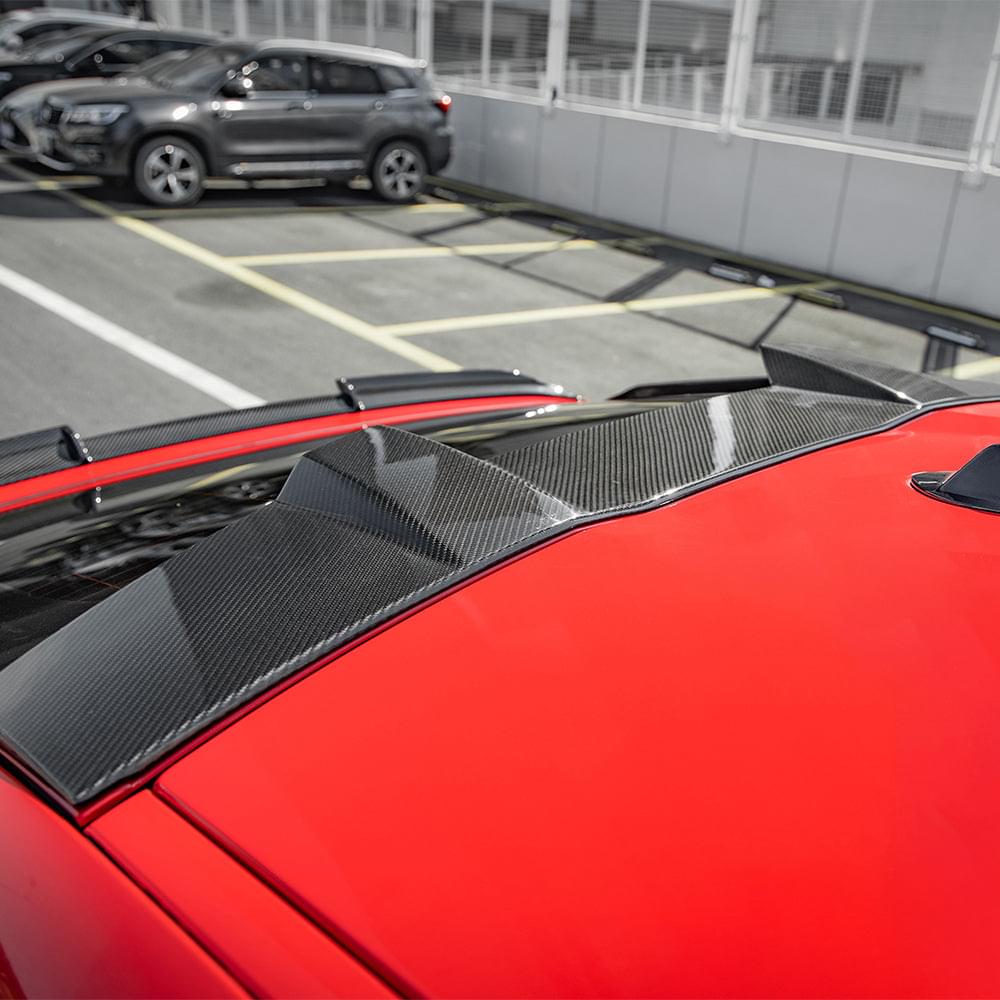 SOOQOO BMW X6M F96 Top Spoiler In Prepreg Carbon Fiber — product view 4