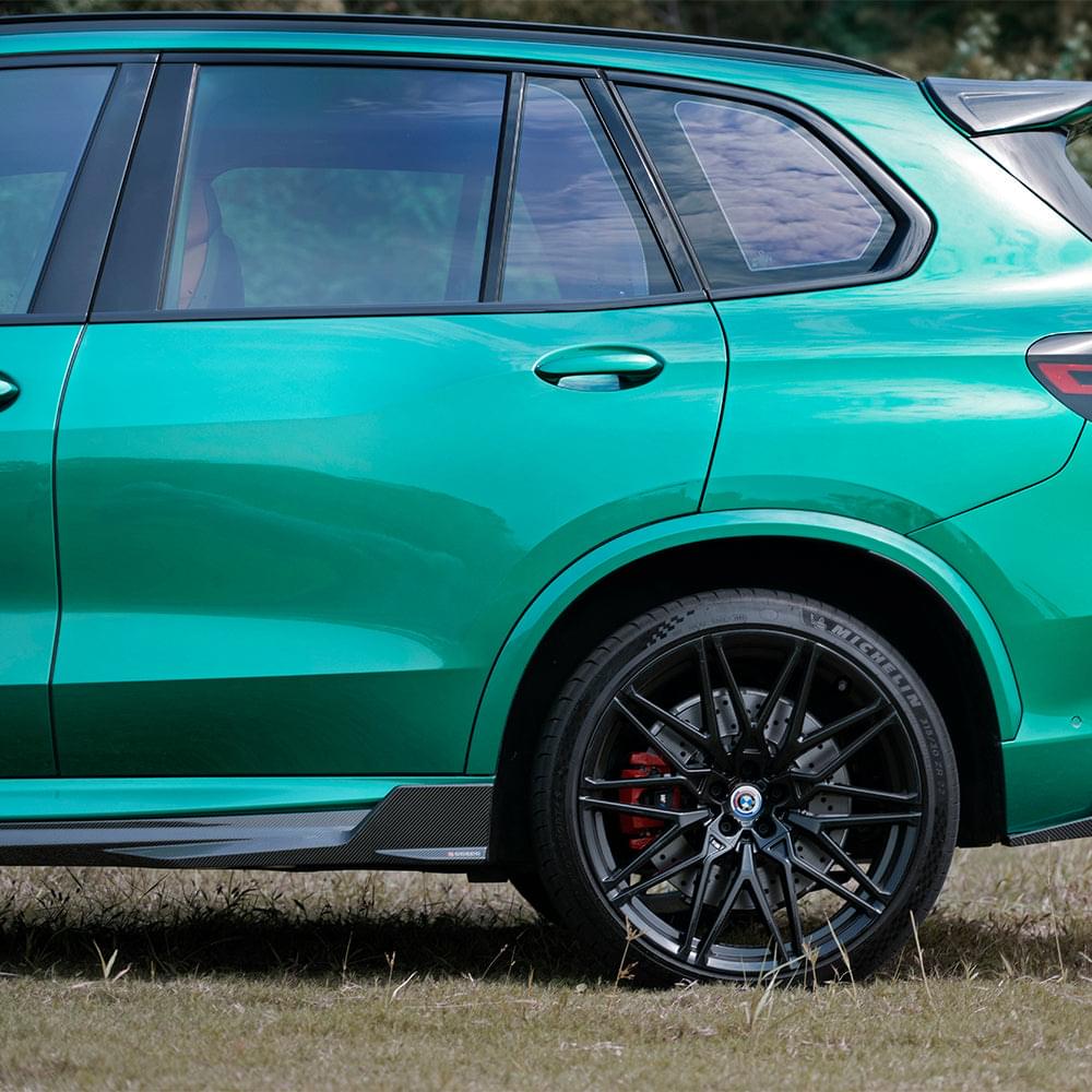 SOOQOO BMW X5M F95 Side Skirt In Prepreg Carbon Fiber — product view 4