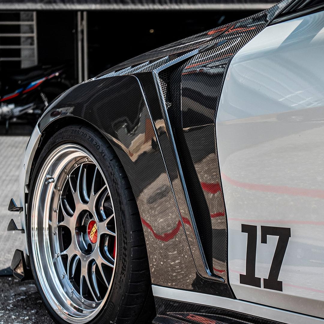 SOOQOO BMW M4 G82 Side Fenders In Prepreg Carbon Fiber — product view 8