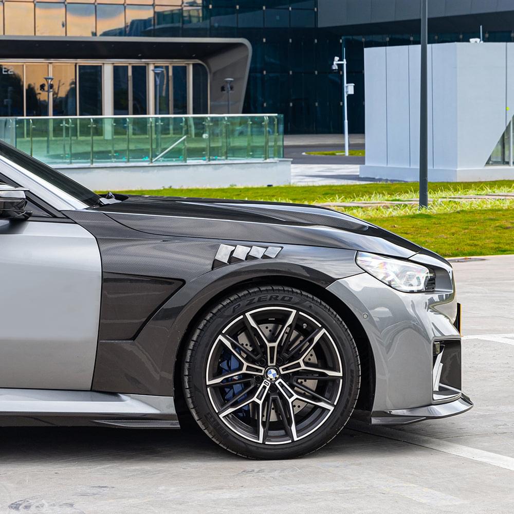 SOOQOO BMW M2 G87 Side Fenders In Prepreg Carbon Fiber — product view 4