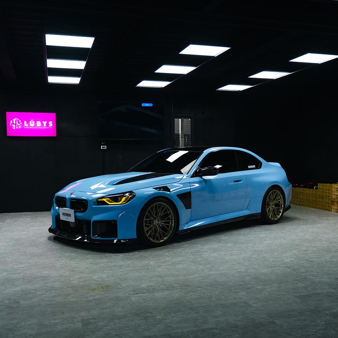 SOOQOO BMW M2 G87 Side Fenders In White Primer Finish — product view 4