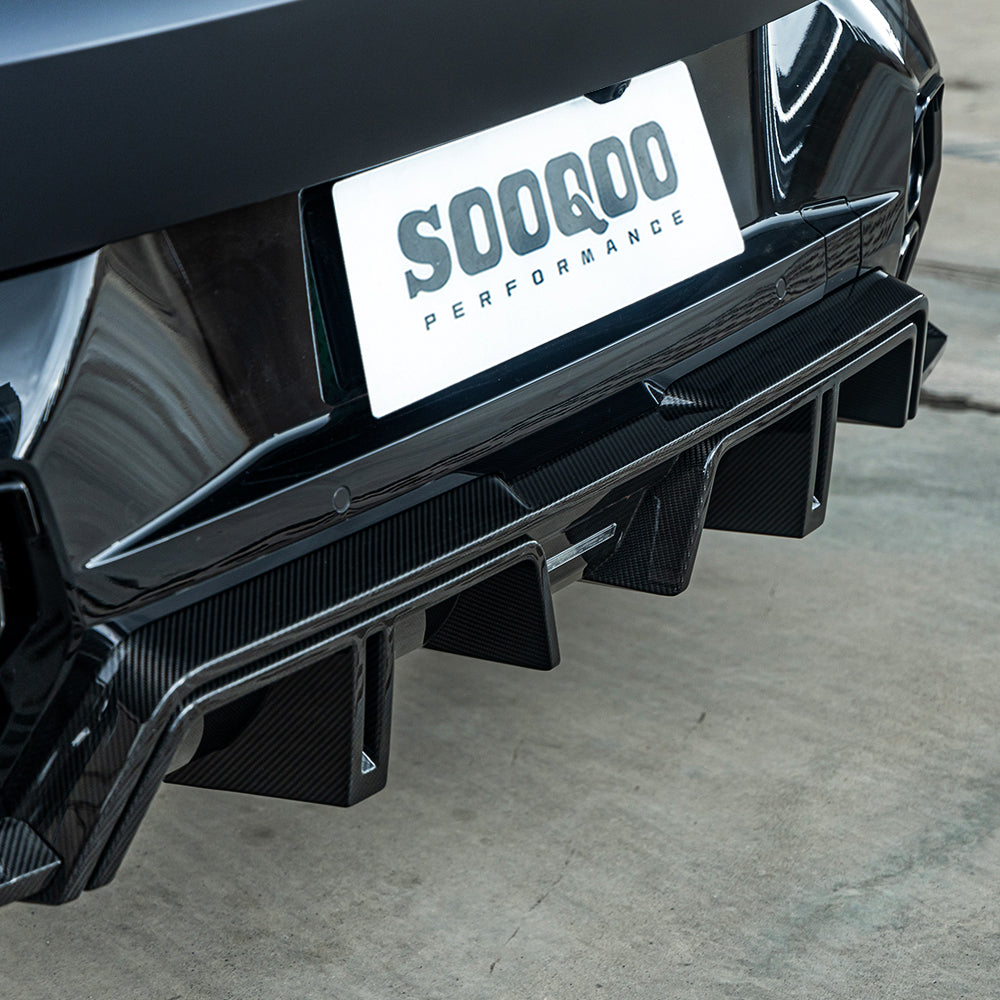 SOOQOO BMW XM G09 Rear Diffuser in Gloss Carbon — product view 10