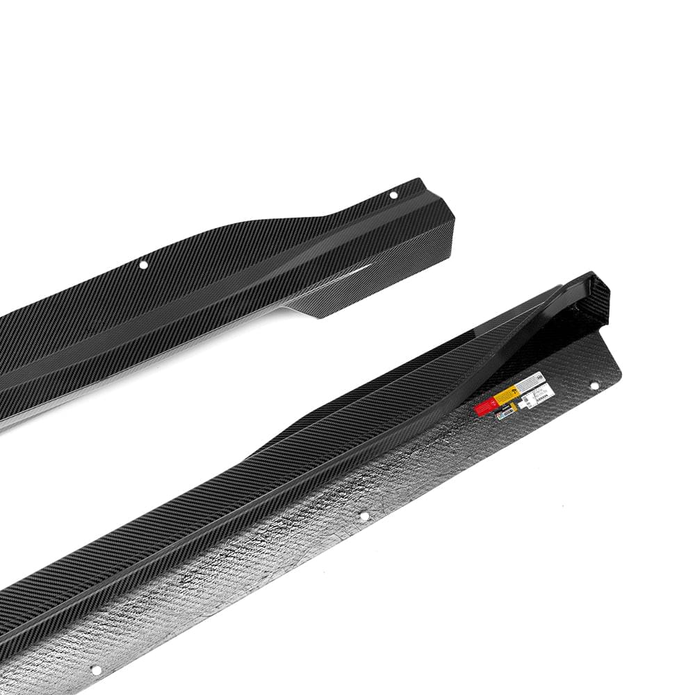SOOQOO BMW XM G09 Side Skirt In Prepreg Carbon Fiber — product view 9