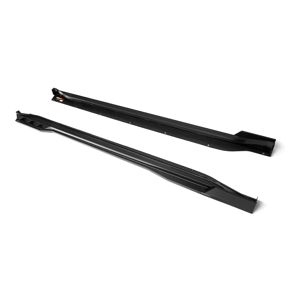 SOOQOO BMW XM G09 Side Skirt In Prepreg Carbon Fiber — product view 3