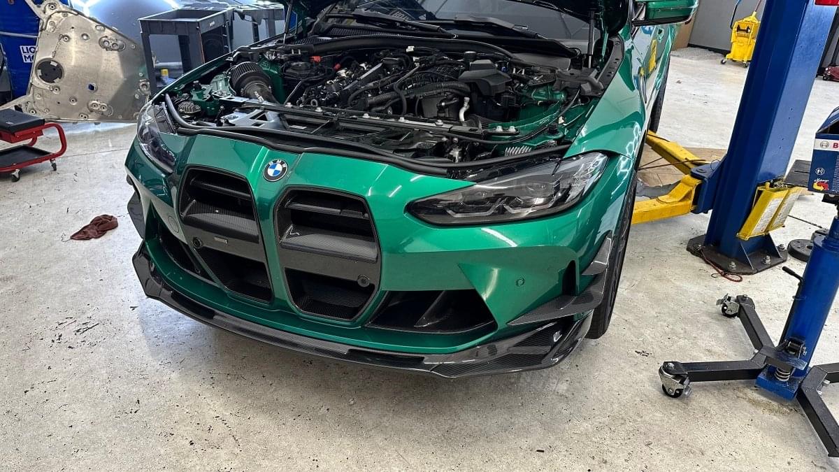 BMW G8X M3 / M4 VR2 1-Piece Dry Carbon Fiber Front Lip Splitter.