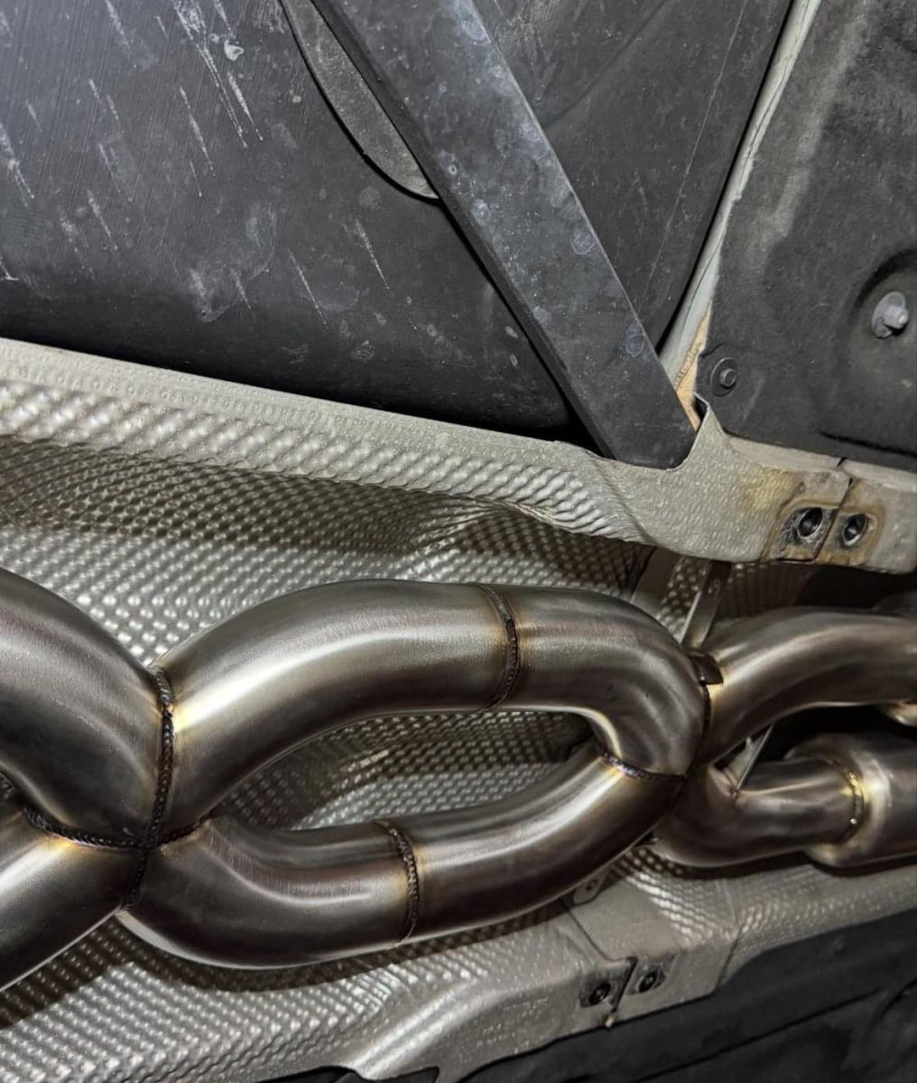 IRL E9x Double X Pipe.