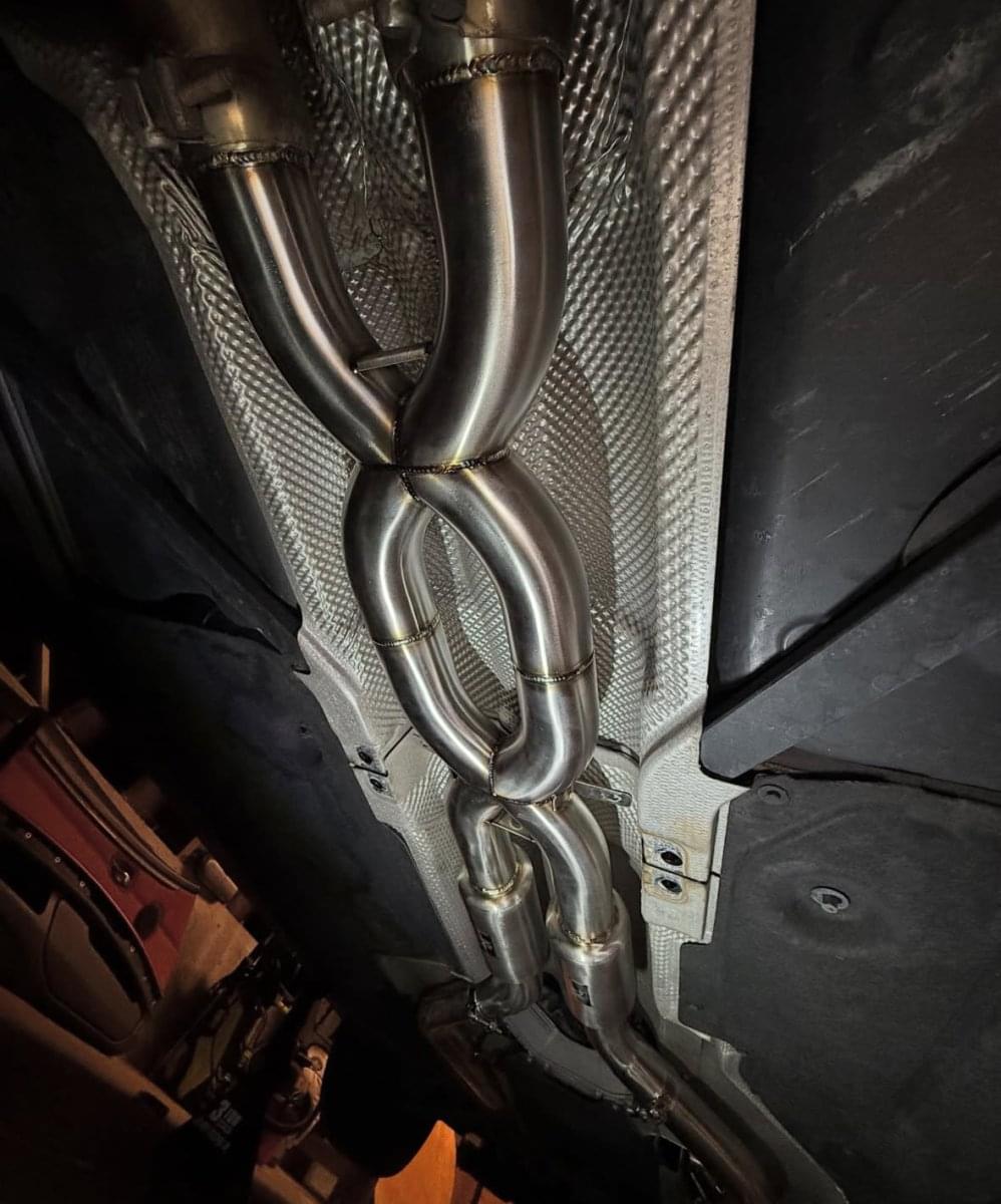 IRL E9x Double X Pipe.