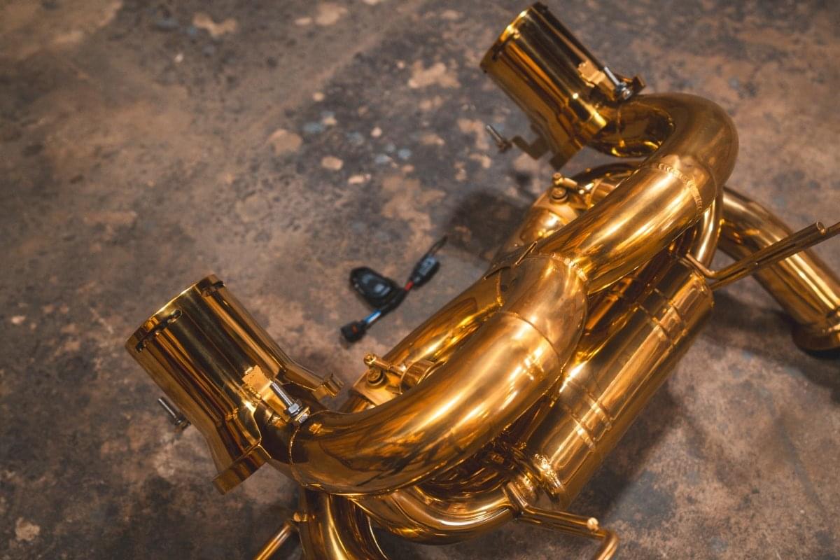 Lamborghini Aventador SVJ/Ultimae Valved Sport Exhaust System.