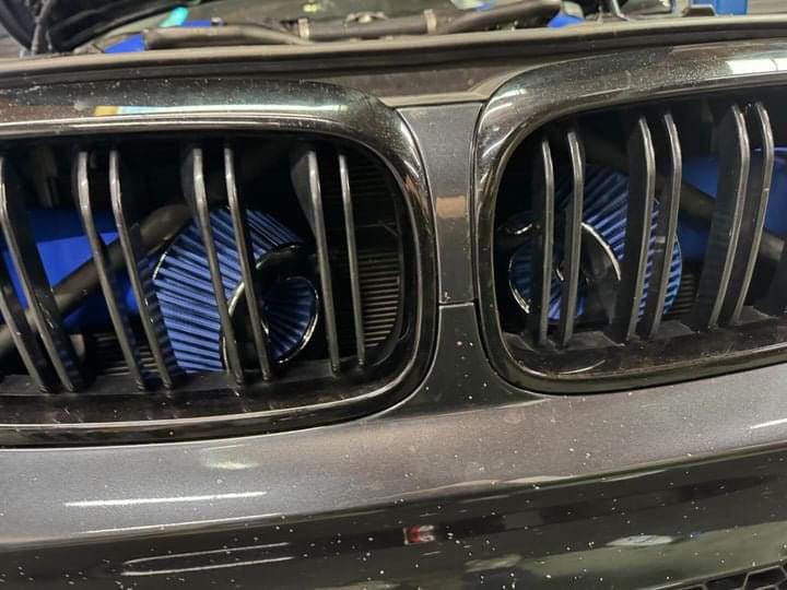 MAD BMW M5 F90 G90 M8 F9X Front Mount Silicone Intake.
