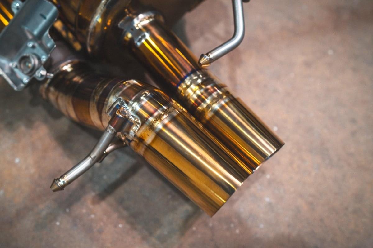 Mercedes W213 E63 AMG / AMGs Valved Sport Exhaust System.