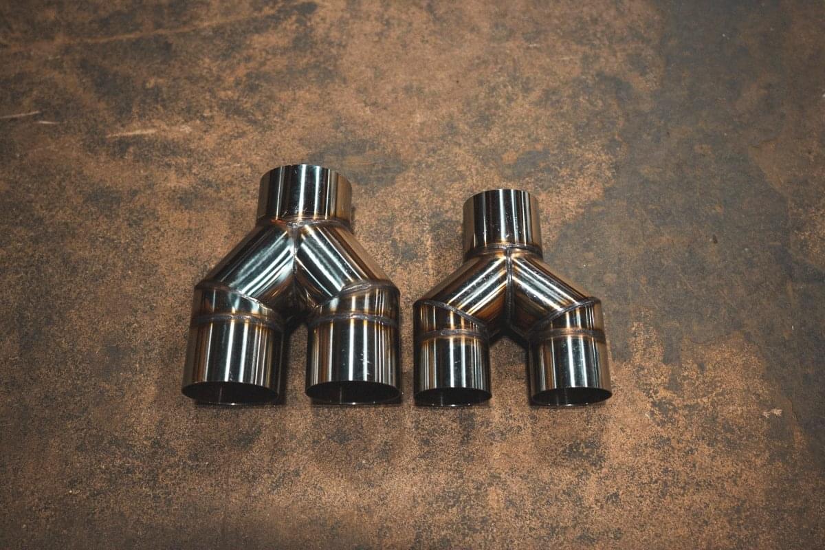 Valvetronic Designs Universal Y Pipe Adapter.