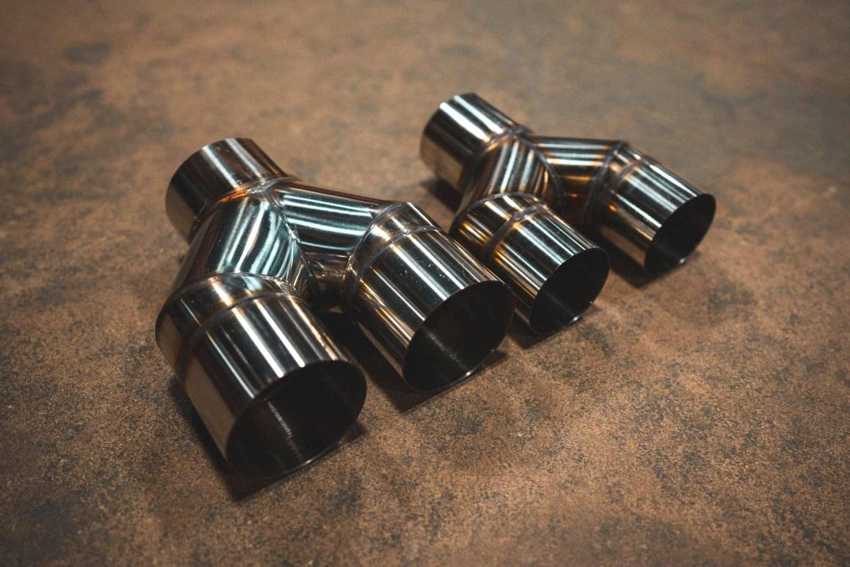 Valvetronic Designs Universal Y Pipe Adapter.