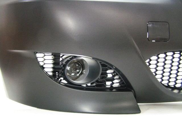 2004-2007 BMW E60 5 Series M5 Style Front Bumper w/o PDC Type.