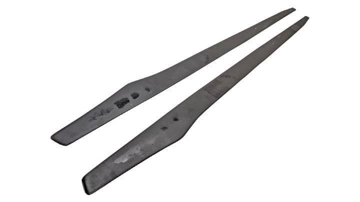 2019+ BMW G20 3 Series V-Style Carbon Fiber Side Skirt Extensions.