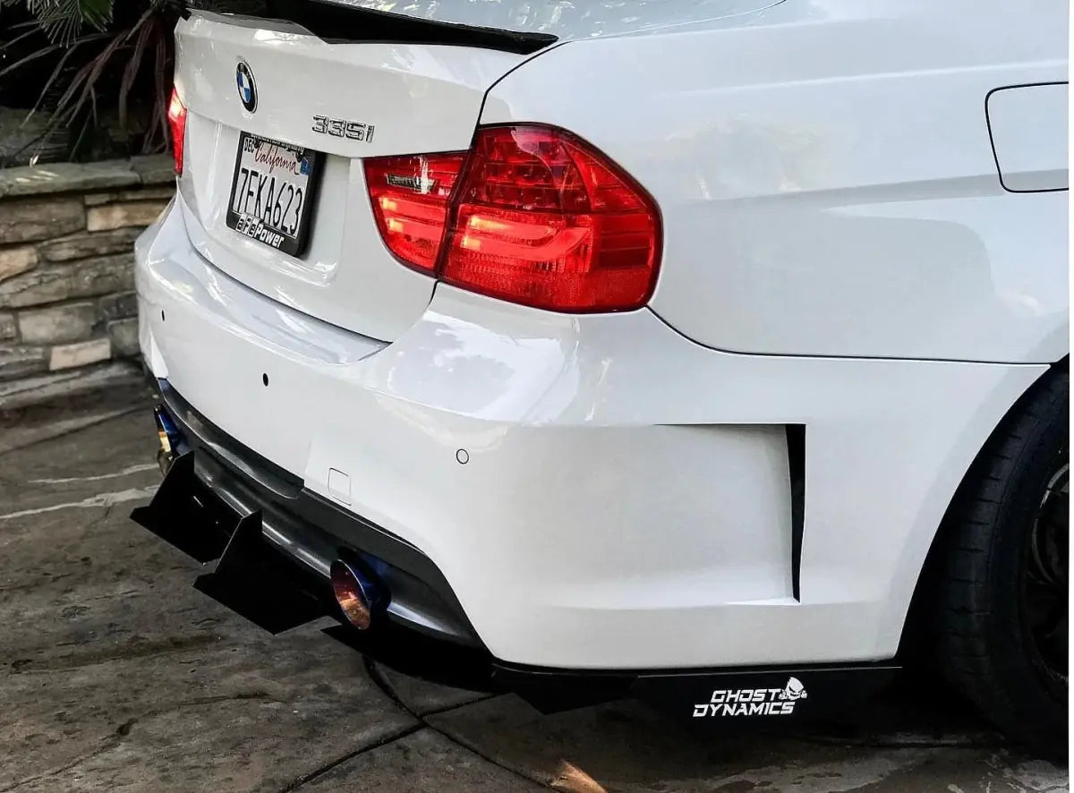 E9X CON5X CUSTOM VENTED REAR BUMPER.