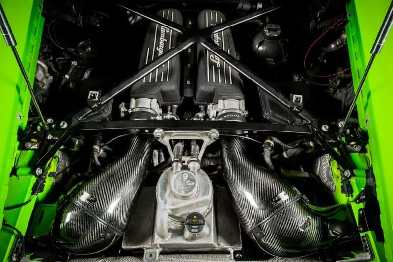 Eventuri Lamborghini Huracan / Audi R8 V10 Black Carbon Intake System.
