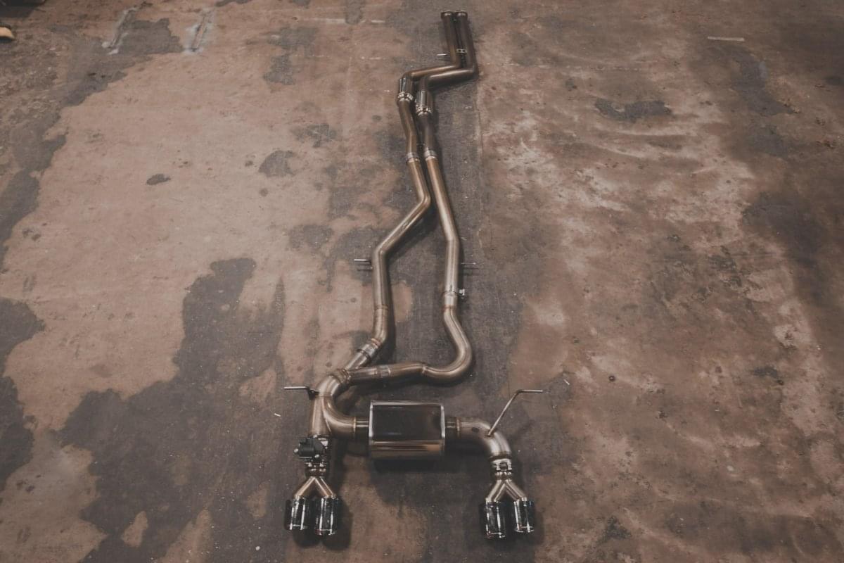 Valvetronic BMW M3 / M4 Equal Length Valved Sport Exhaust System (F80 / F82 / F83).